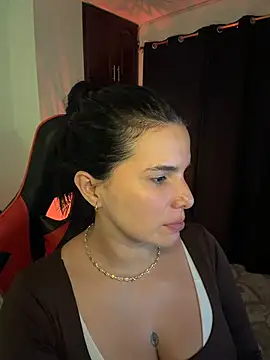 carol_latina13's Live XXX Chat