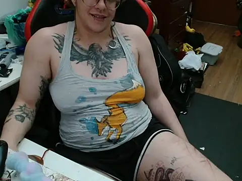 crimson-raven's Webcam Show