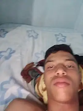 Show modela AnsweredSyzygy na web-kameri