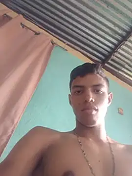 Show modela AnsweredSyzygy na web-kameri