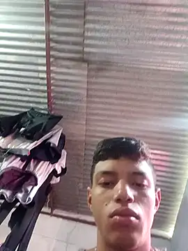 AnsweredSyzygy Show in webcam