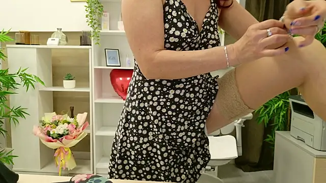 DirtyMature Show in webcam