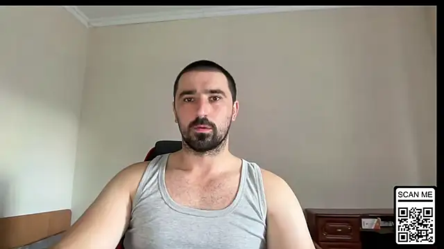 Show modela Hard_to_Obey na web-kameri