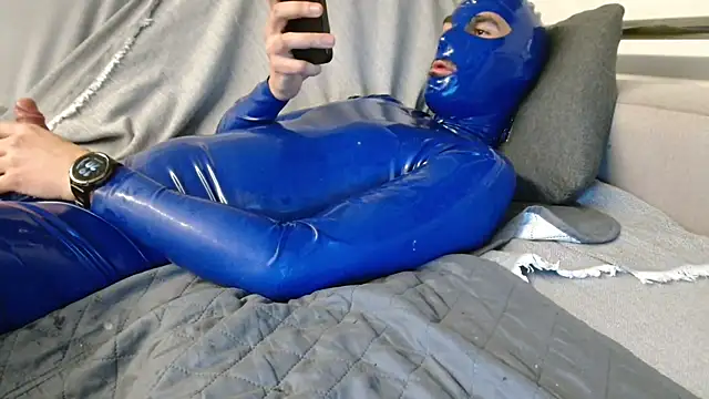הופעת וובקאם של Latexfetish98