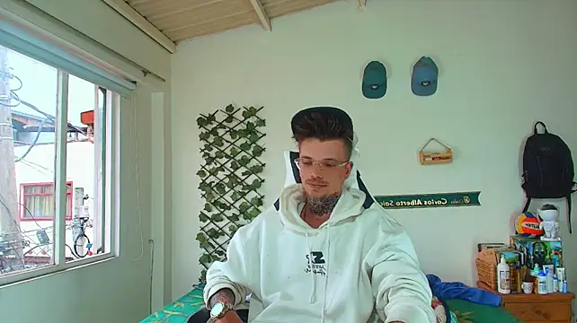 Gold_Loyal77 网络视讯表演