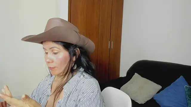 kiraGeiner – Live XXX-chat