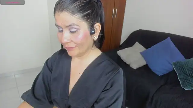 Chat +18 de kiraGeiner ao vivo