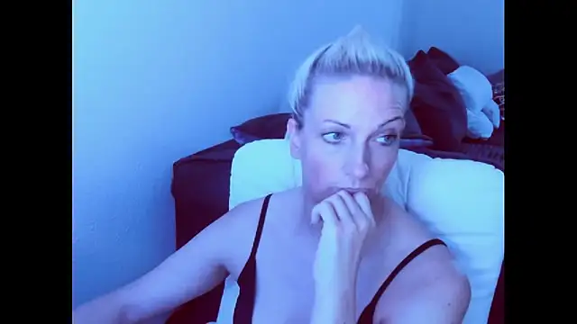 SexyJulia21 – Live XXX-chat