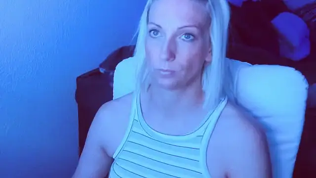 SexyJulia21's Live XXX Chat