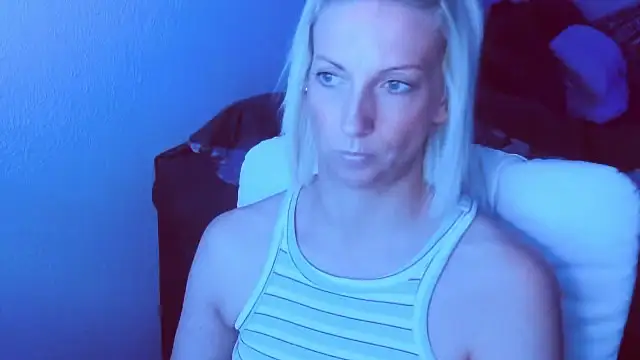 SexyJulia21 Adlı Modelin Web Kamerası Şovu