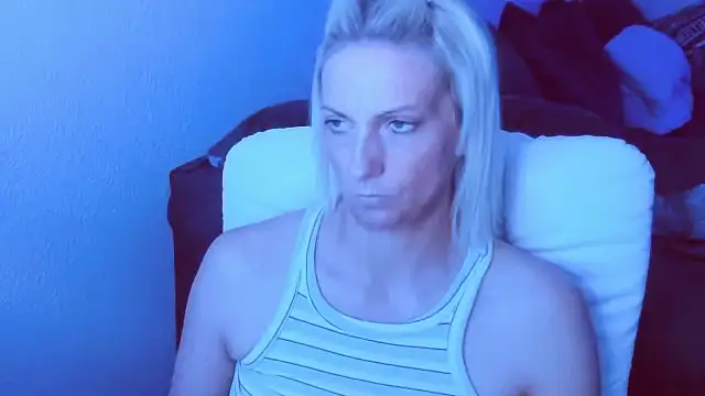 SexyJulia21's Webcam Show