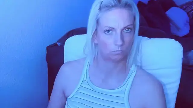 Chat +18 de SexyJulia21 ao vivo