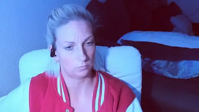 SexyJulia21 élő XXX-chatje