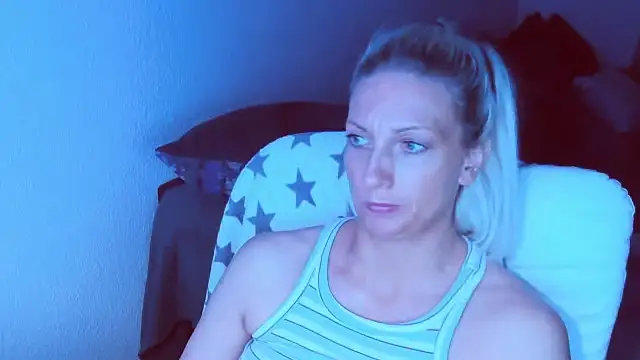 Chatroom XXX en direct de SexyJulia21