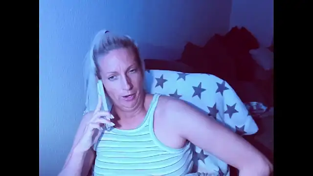 SexyJulia21 live XXX chat