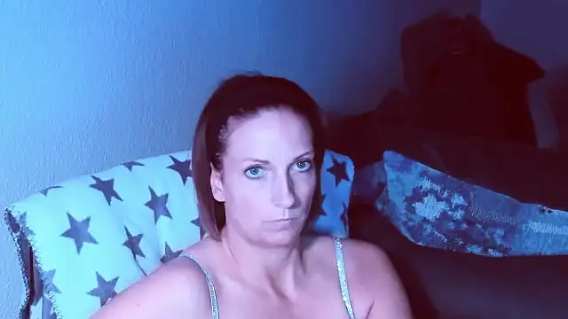 SexyJulia21's Live XXX Chat