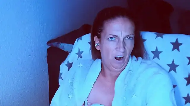 SexyJulia21 élő XXX-chatje