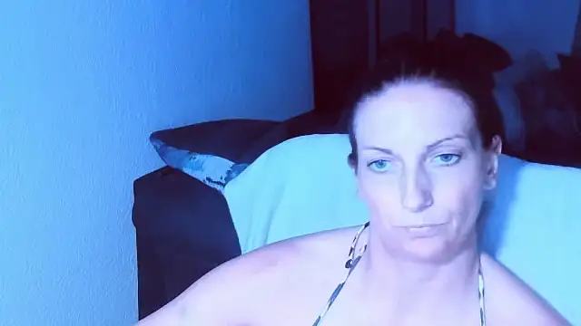 SexyJulia21's Live XXX Chat