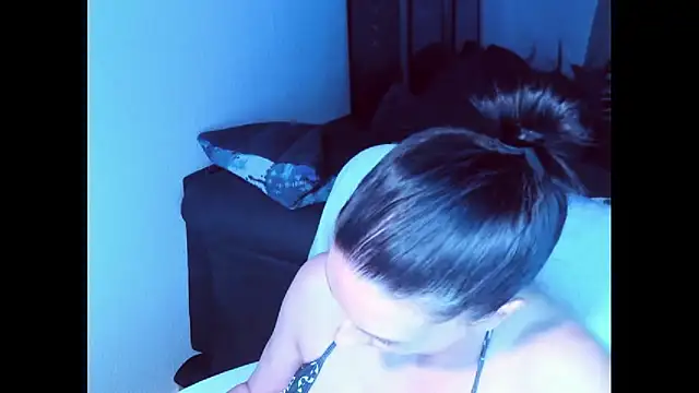 SexyJulia21 Adlı Modelin Canlı XXX Sohbeti
