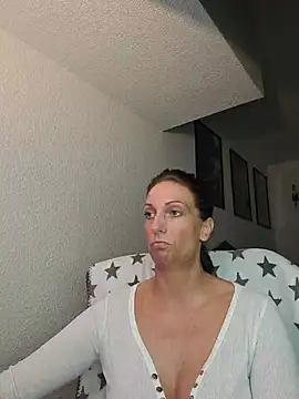 SexyJulia21 webcam show