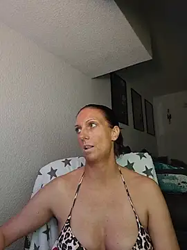 Živý XXX chat SexyJulia21