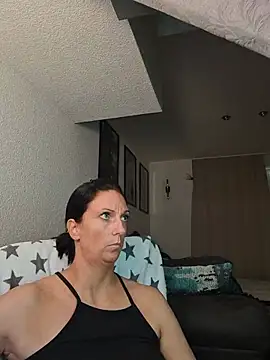 SexyJulia21のライブXXXチャット
