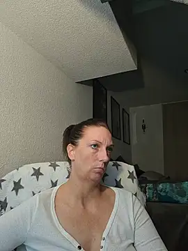 SexyJulia21 Live XXX-Chat