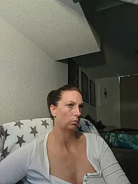 SexyJulia21 Live XXX-Chat
