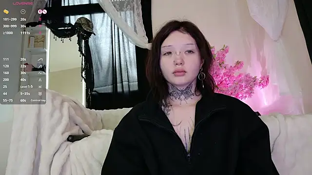 Lein_Bone Adlı Modelin Web Kamerası Şovu