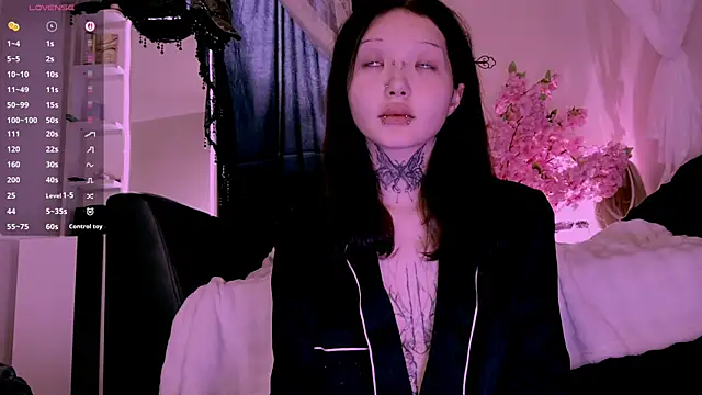 Lein_Bone Adlı Modelin Web Kamerası Şovu