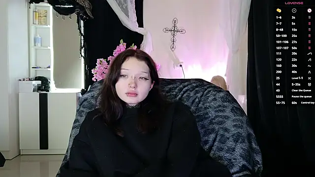 Lein_Bone Show in webcam