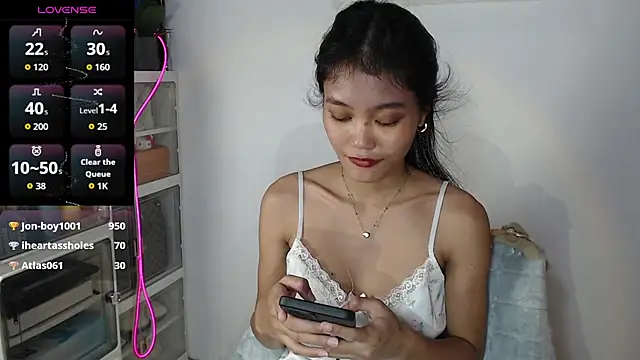 צ'אט XXX בשידור חי של skinny_gracie