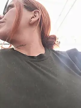 הופעת וובקאם של Alis_xxx