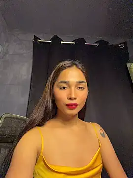 SuperHoTS_Yumi Webcam show