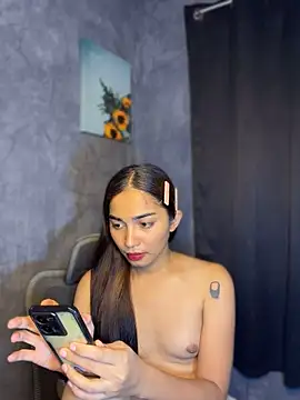 SuperHoTS_Yumi Webcam-Show