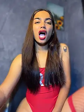 SuperHoTS_Yumi Show Webcam