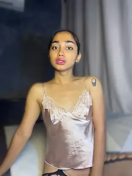 Show de SuperHoTS_Yumi na webcam