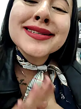 _Sarah-Office1 Show in webcam