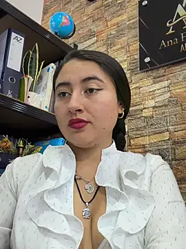 عرض كام _Sarah-Office1