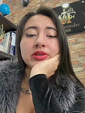 عرض كام _Sarah-Office1