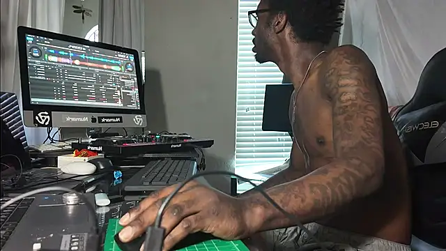 Webkamerová show Triggerhappycj100