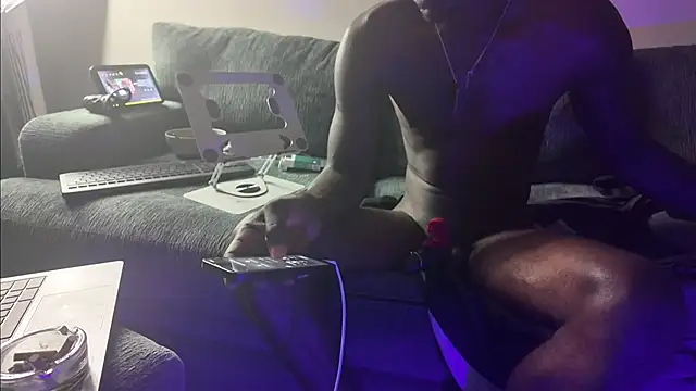 הופעת וובקאם של Triggerhappycj100