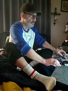 FoxDadBtm: διαδικτυακό σόου στην κάμερα