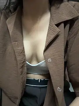 LuxeAura Cameră chat live