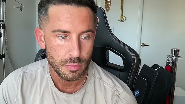 brettmycles28 웹캠 쇼