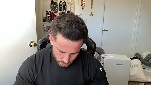 brettmycles28 在線直播表演