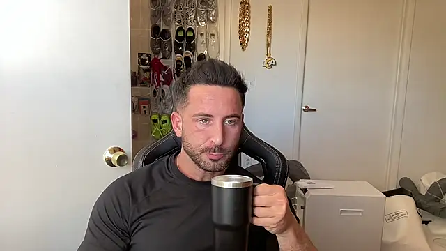 brettmycles28 网络视讯表演