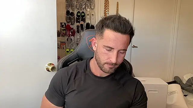 brettmycles28's Webcam Show