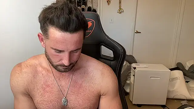 brettmycles28 Show in webcam
