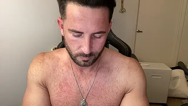 brettmycles28 Show in webcam